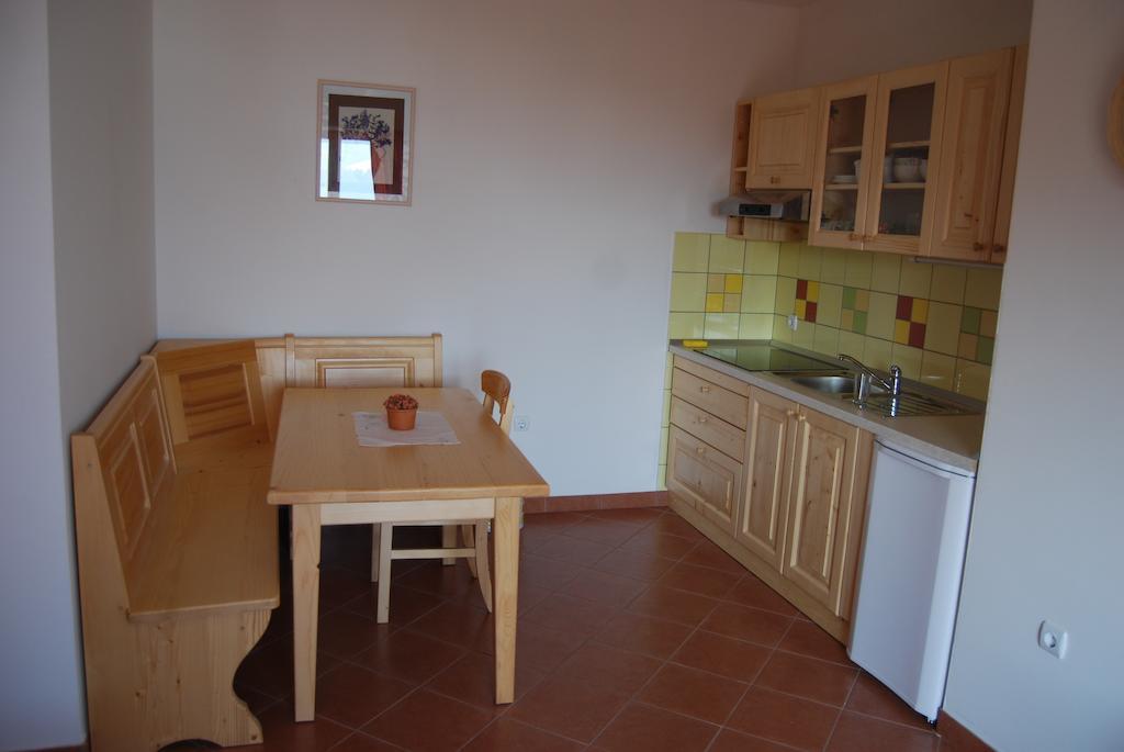 Apartments Organic Tourist Farm Jeglijenk Šentjanž pri Dravogradu Værelse billede