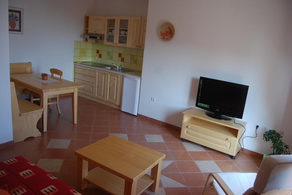 Apartments Organic Tourist Farm Jeglijenk Šentjanž pri Dravogradu Værelse billede
